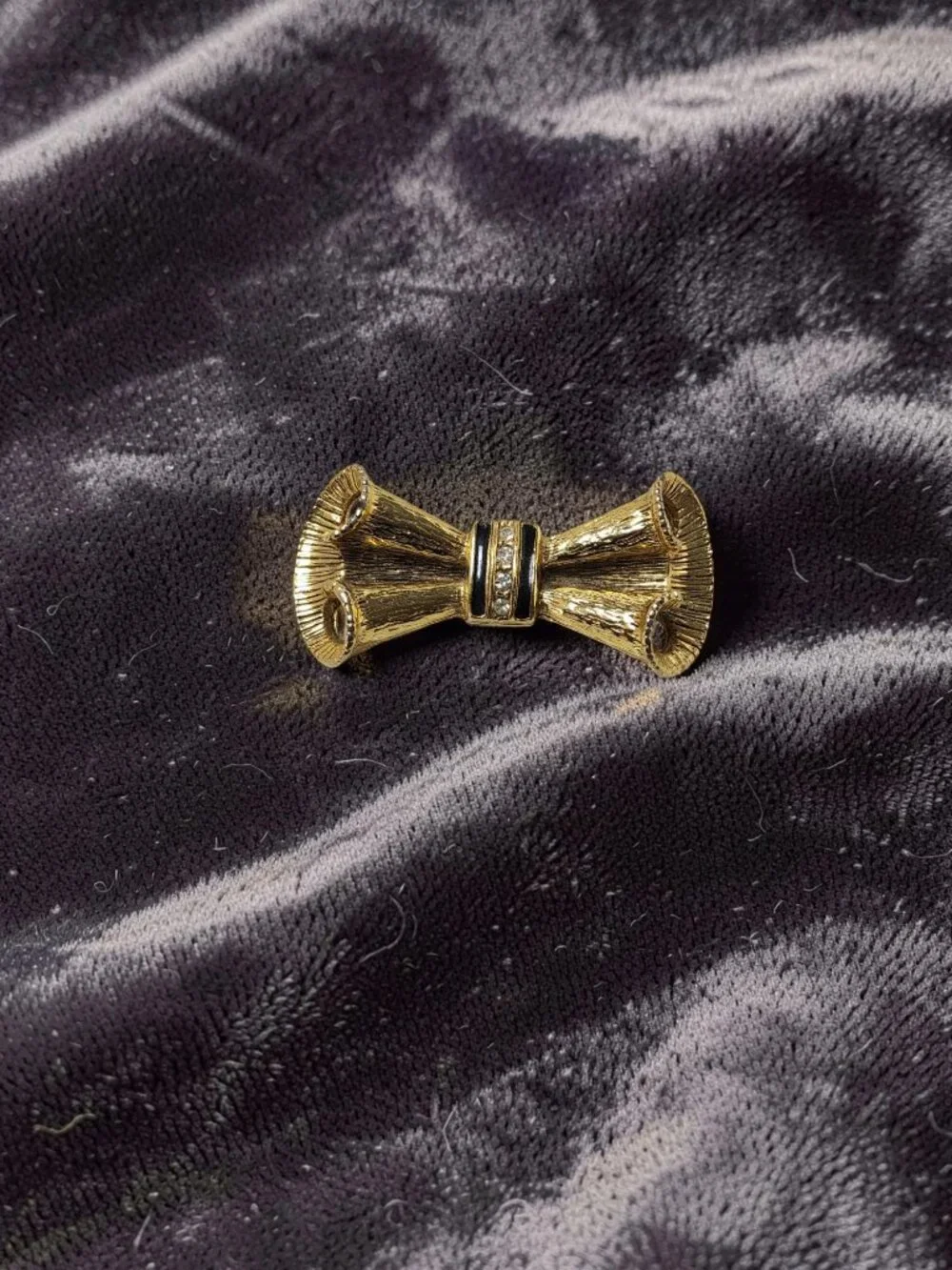 vintage gold tone & chrystals ribbon bow brooch.